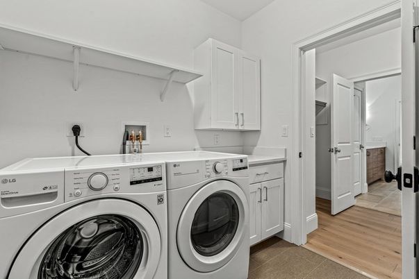 Interior, Washer, Wood Texture Flooring