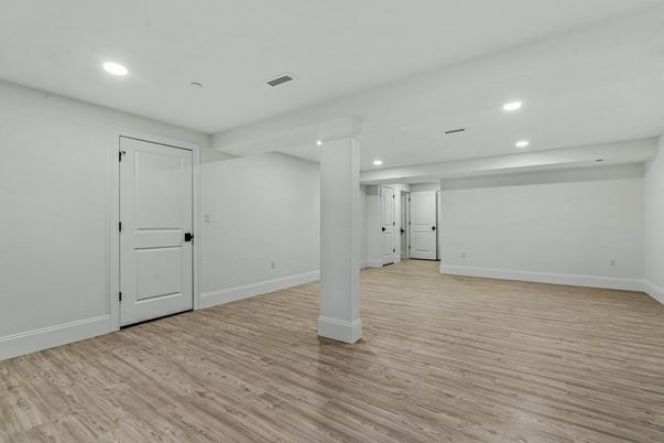 Empty room, Interior, Recessed Lighting, Wood Texture Flooring
