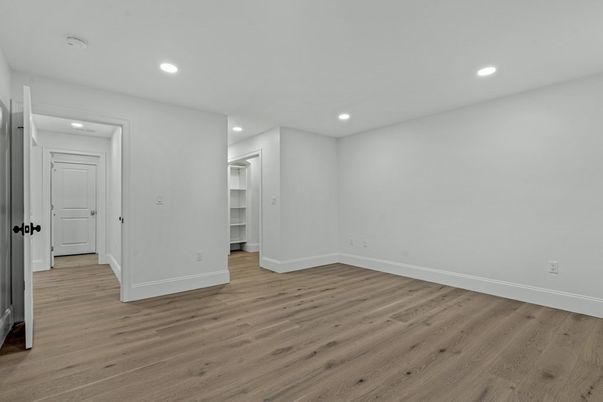 Empty room, Interior, Recessed Lighting, Wood Texture Flooring
