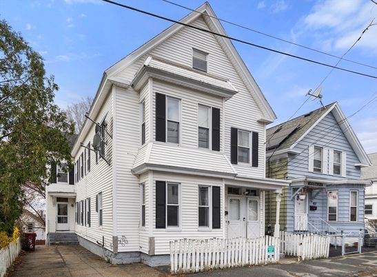 Exterior, Facade, Queen Anne Victorian