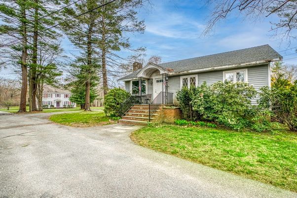 Backyard, Exterior, Facade, Cape Cod