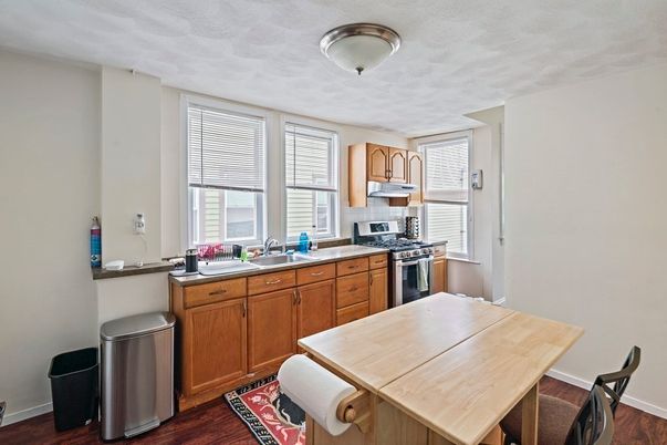 Dining room, Interior, Kitchen, Stainless Steel Appliances, Wood Texture Flooring