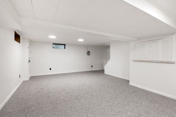 Empty room, Interior, Recessed Lighting