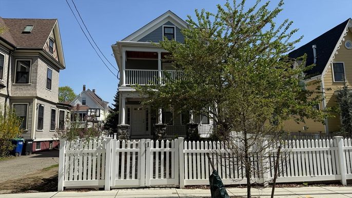 Exterior, Facade, Queen Anne Victorian