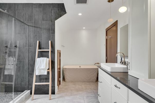 Bathroom, Free Standing Baths, Glass Shower, Interior, Pendant Lights, Recessed Lighting