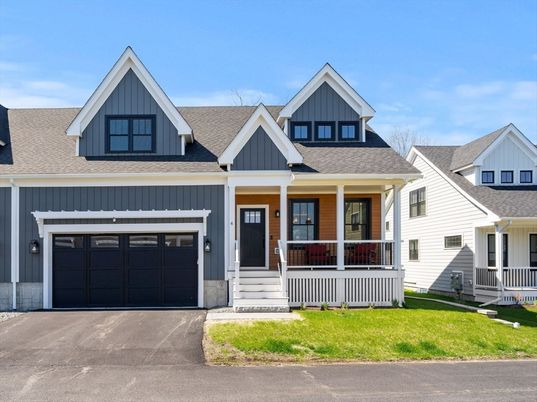 Attached, Exterior, Facade, Farmhouse