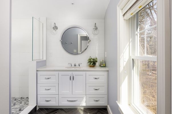 Bathroom, Dual Sink Vanities, Interior