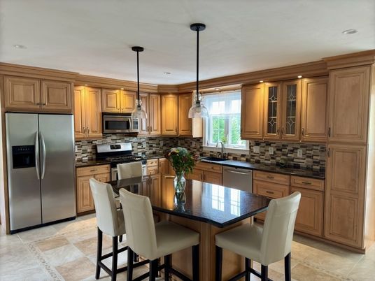 Dining room, Interior, Kitchen, Pendant Lights, Recessed Lighting, Stainless Steel Appliances