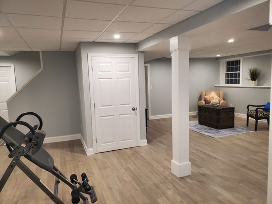 Fitness Equipment, Interior, Recessed Lighting, Wood Texture Flooring