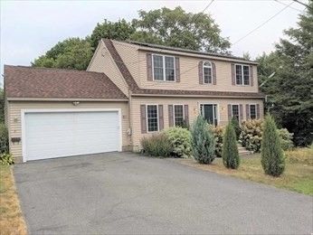 Attached, Exterior, Facade, Cape Cod