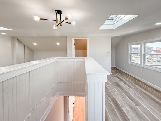 Interior, Recessed Lighting, Wood Texture Flooring