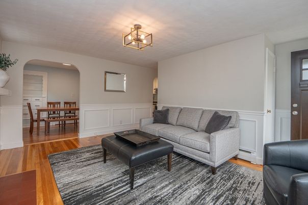 Chandelier, Dining room, Interior, Living room, Wood Texture Flooring