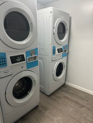 Interior, Utility Closets, Washer, Wood Texture Flooring