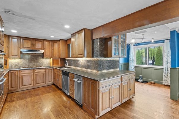 Interior, Kitchen, Recessed Lighting, Wood Texture Flooring