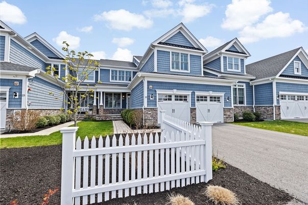 Attached, Exterior, Facade, Farmhouse