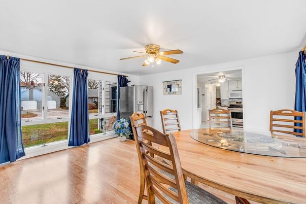Dining room, Interior, Kitchen, Stainless Steel Appliances, Wood Texture Flooring