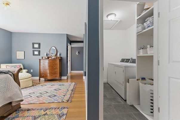 Interior, Washer, Wood Texture Flooring