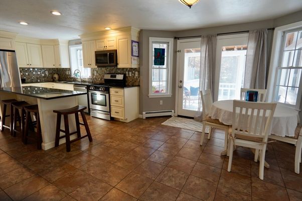 Dining room, Interior, Kitchen, Recessed Lighting, Stainless Steel Appliances