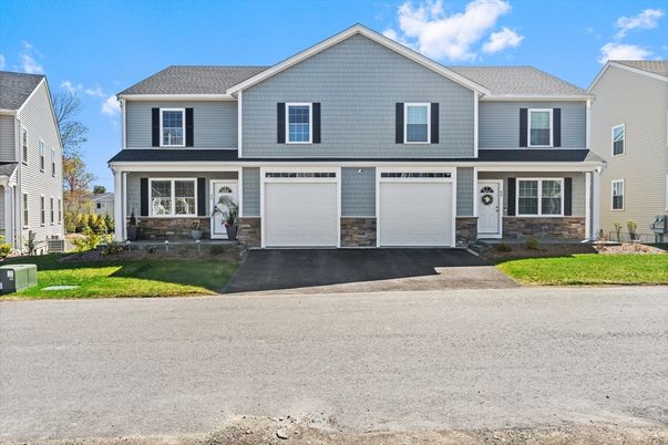 Attached, Exterior, Facade, Farmhouse