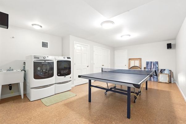 Game Room, Interior, Washer