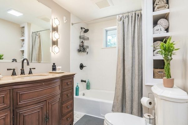 Bathroom, Interior, Recessed Lighting