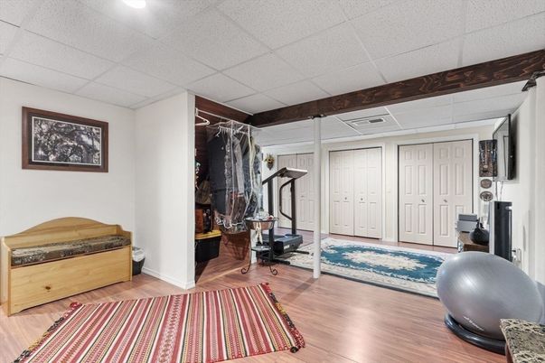 Fitness Equipment, Interior, Recessed Lighting, Wood Texture Flooring