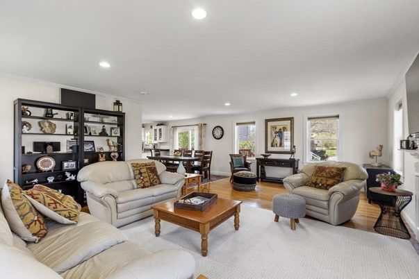Dining room, Interior, Living room, Recessed Lighting, Wood Texture Flooring