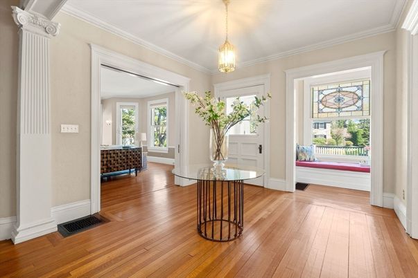 Interior, Pendant Lights, Wood Texture Flooring