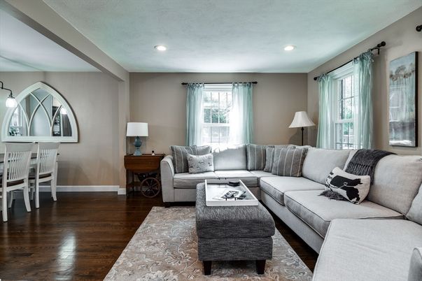 Dining room, Interior, Living room, Recessed Lighting, Wood Texture Flooring