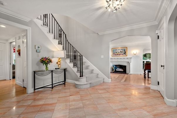 Fireplace, Interior, Recessed Lighting