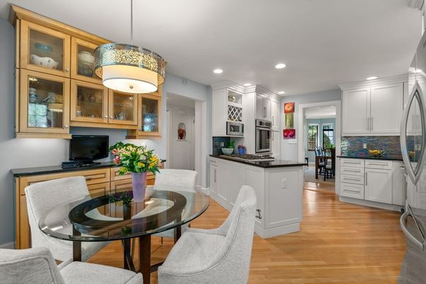 Dining room, Interior, Kitchen, Pendant Lights, Recessed Lighting, Wood Texture Flooring