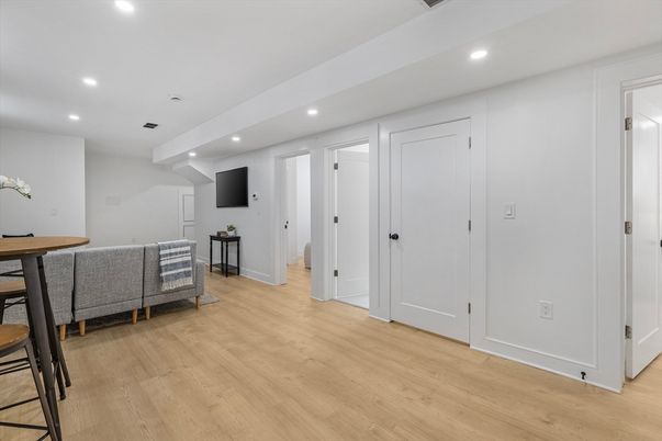 Interior, Recessed Lighting, Wood Texture Flooring