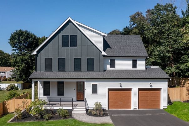Attached, Exterior, Facade, Farmhouse