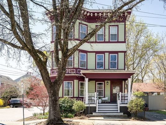 Exterior, Facade, Queen Anne Victorian