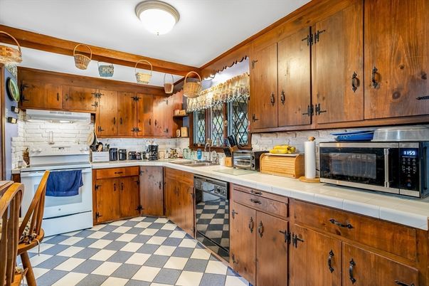 Interior, Kitchen, Tile Countertops