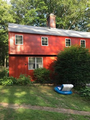Exterior, Facade, Raised Ranch