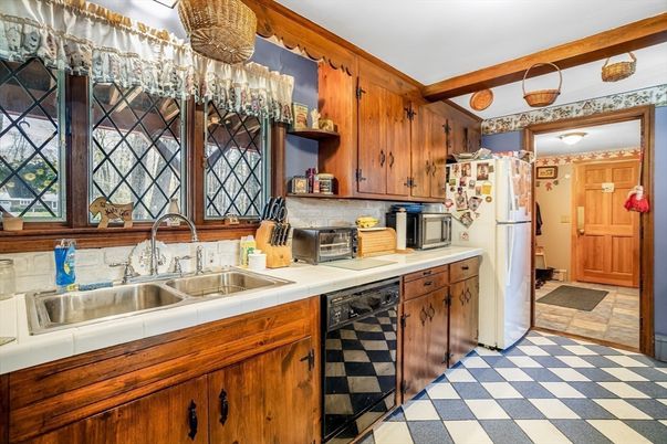 Interior, Kitchen, Tile Countertops