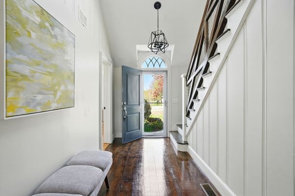 Interior, Pendant Lights, Wood Texture Flooring