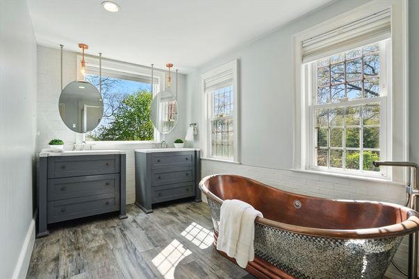 Bathroom, Free Standing Baths, Interior, Pendant Lights, Recessed Lighting, Wood Texture Flooring