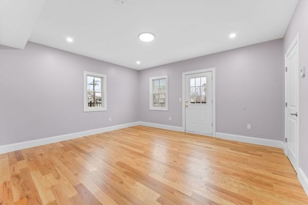 Empty room, Interior, Recessed Lighting, Wood Texture Flooring