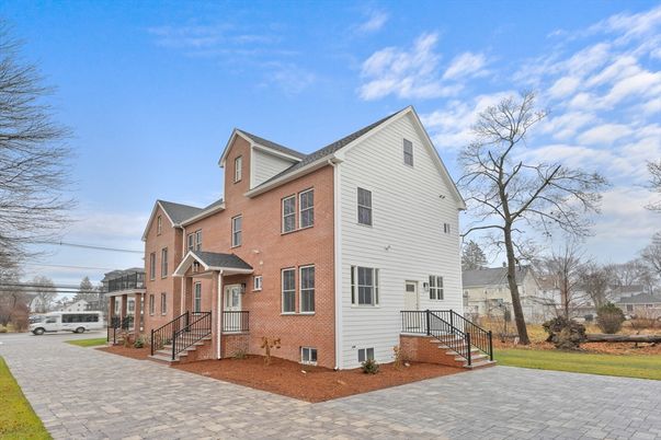 Exterior, Facade, Brick Facade, Rowhouse