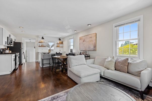 Dining room, Interior, Kitchen, Living room, Pendant Lights, Recessed Lighting, Wood Texture Flooring