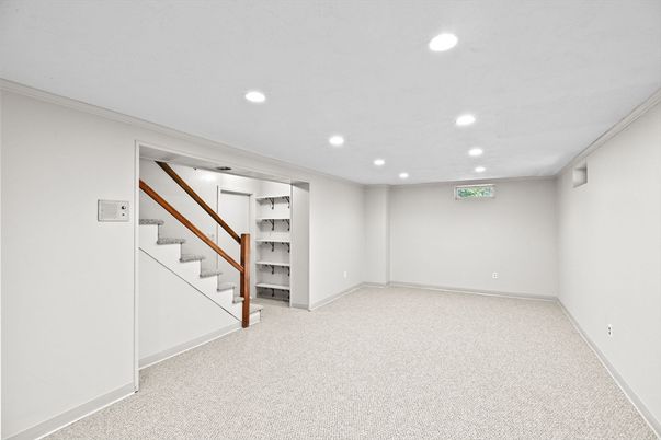 Empty room, Interior, Recessed Lighting