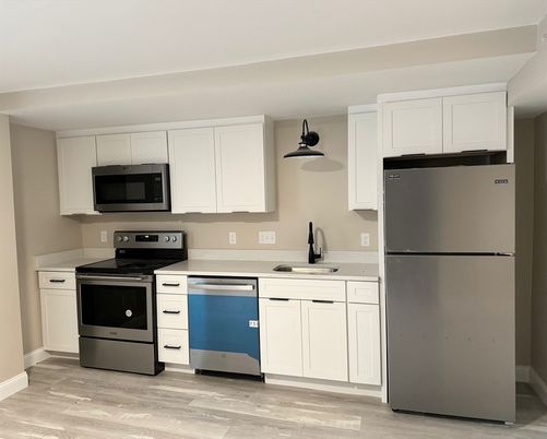 Interior, Kitchen, Pendant Lights, Wood Texture Flooring