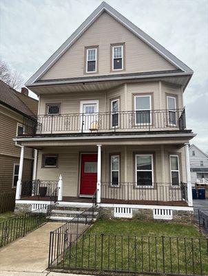 Exterior, Facade, Queen Anne Victorian