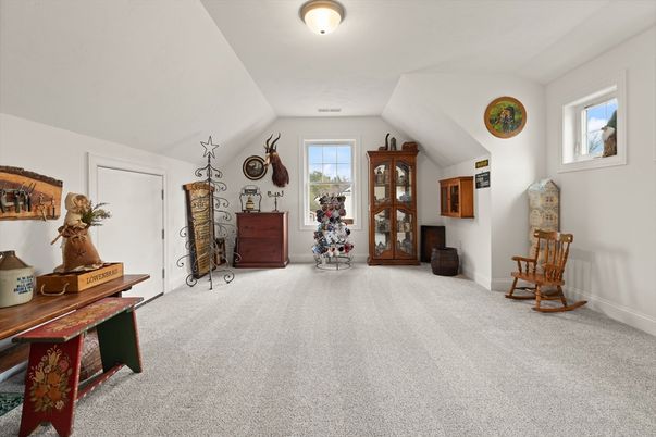 Interior, Piano