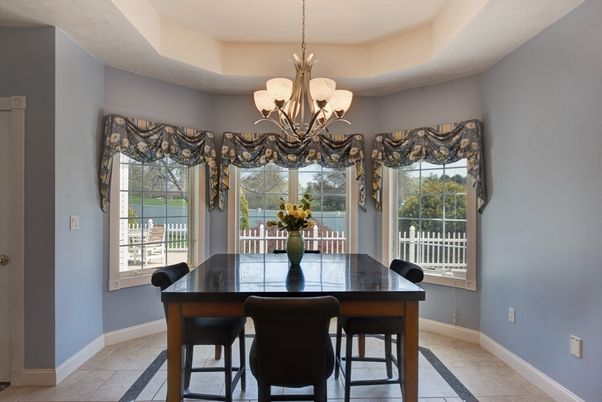 Chandelier, Dining room, Interior