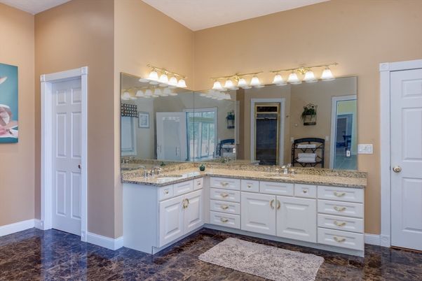 Bathroom, Dual Sink Vanities, Interior