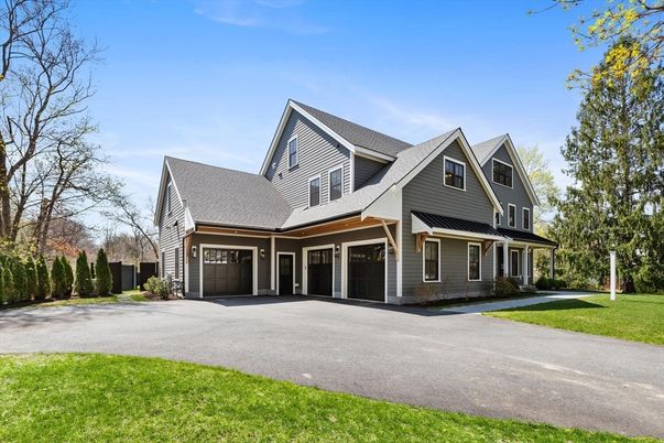 Attached, Exterior, Facade, Farmhouse