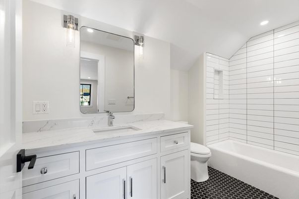 Bathroom, Interior, Recessed Lighting